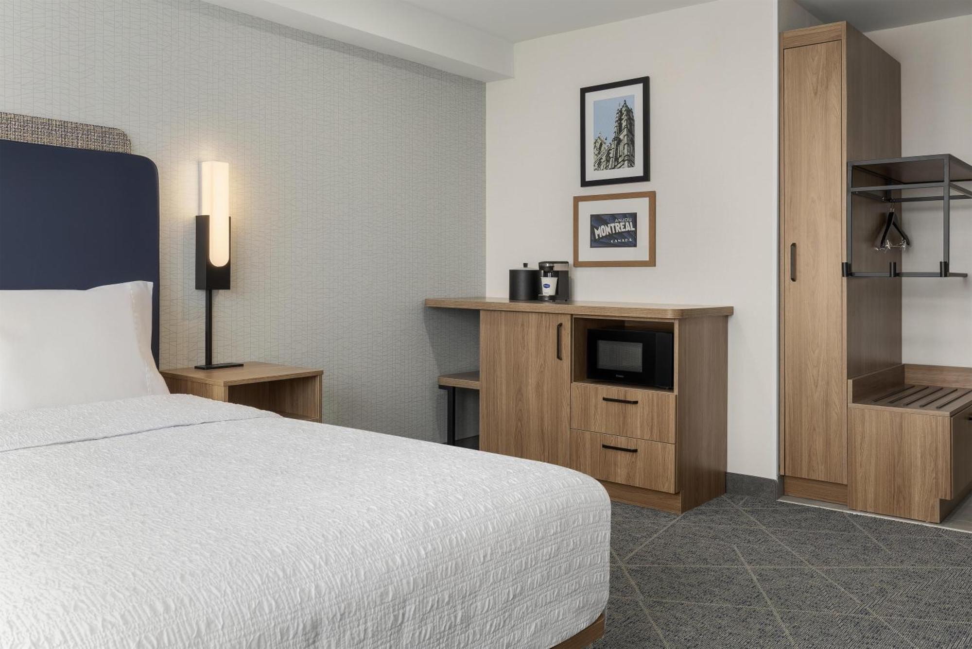 Hampton Inn By Hilton Montreal East Anjou — Photos 1